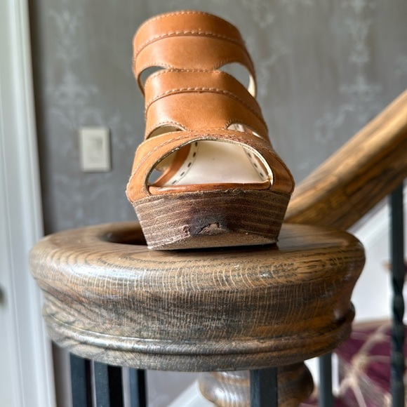 Coach Jazlyn Vachetta Wedge Tan Size 9 B. Very good condition. - Picture 15 of 15